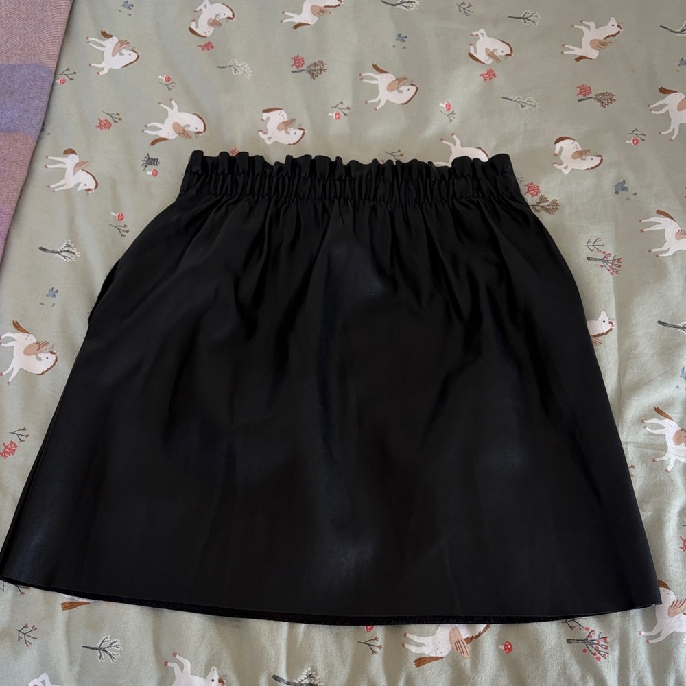 Zara Black Faux Leather Women's Skirt with Pockets!